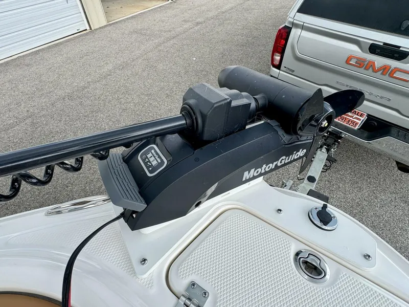 Slide: The Image of Chaparral 21 SSi Ski & Fish 2023 - 47