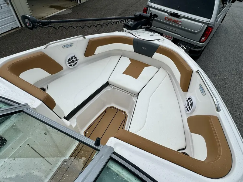 Slide: The Image of Chaparral 21 SSi Ski & Fish 2023 - 48