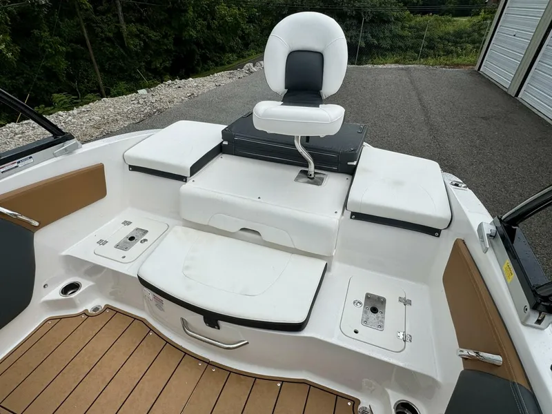 Slide: The Image of Chaparral 21 SSi Ski & Fish 2023 - 55