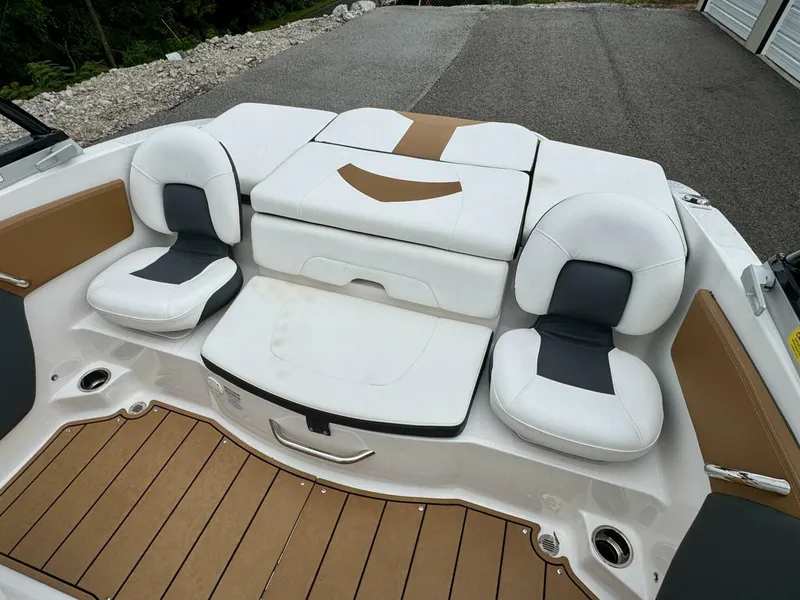 Slide: The Image of Chaparral 21 SSi Ski & Fish 2023 - 60