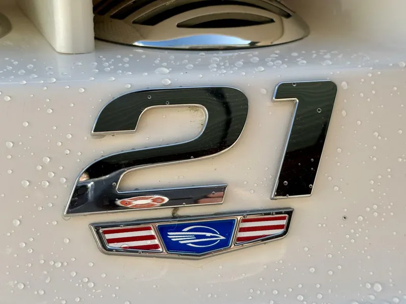 Slide: The Image of Chaparral 21 SSi Ski & Fish 2023 - 86