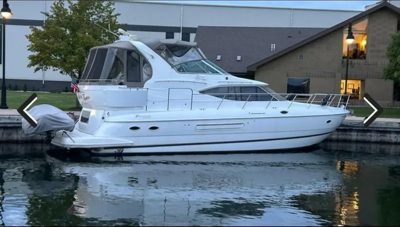 The Image of Cruisers 4450 Express Motor Yacht 2000 - 0