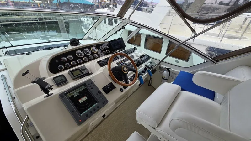 Slide: The Image of Cruisers 4450 Express Motor Yacht 2000 - 19