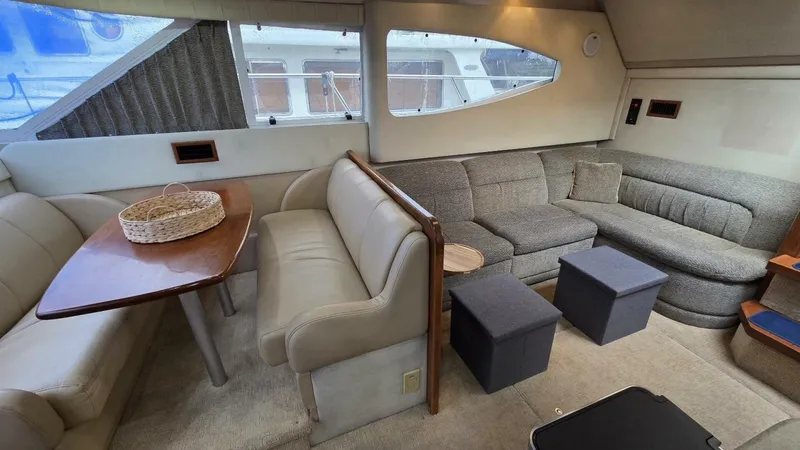 Slide: The Image of Cruisers 4450 Express Motor Yacht 2000 - 31