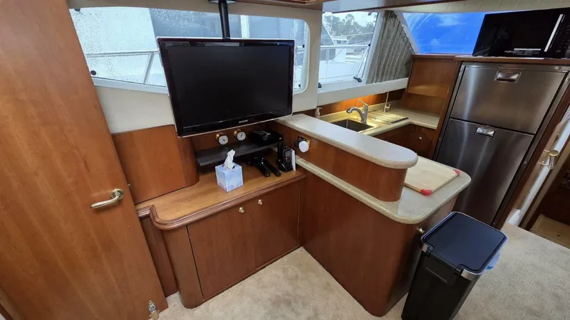 Slide: The Image of Cruisers 4450 Express Motor Yacht 2000 - 33