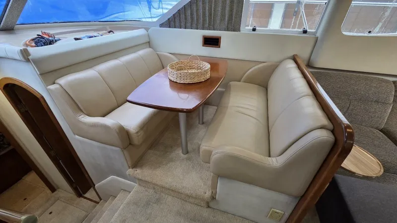 Slide: The Image of Cruisers 4450 Express Motor Yacht 2000 - 37