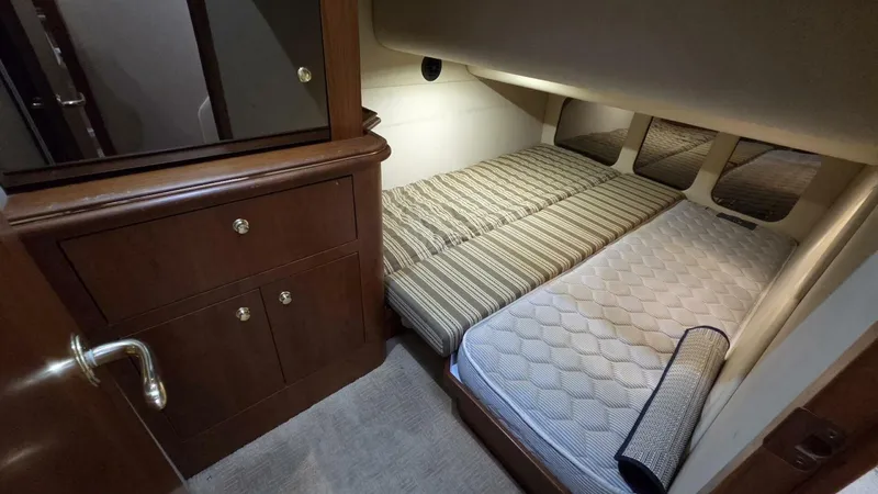 Slide: The Image of Cruisers 4450 Express Motor Yacht 2000 - 46