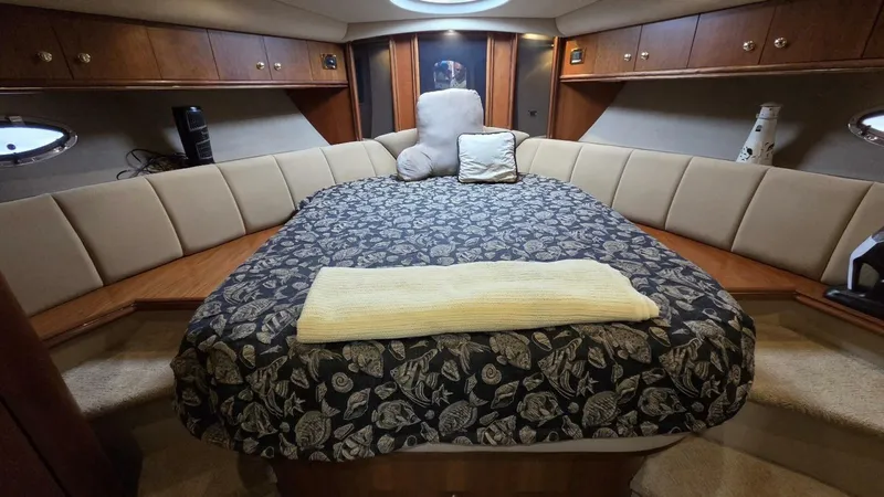 Slide: The Image of Cruisers 4450 Express Motor Yacht 2000 - 48