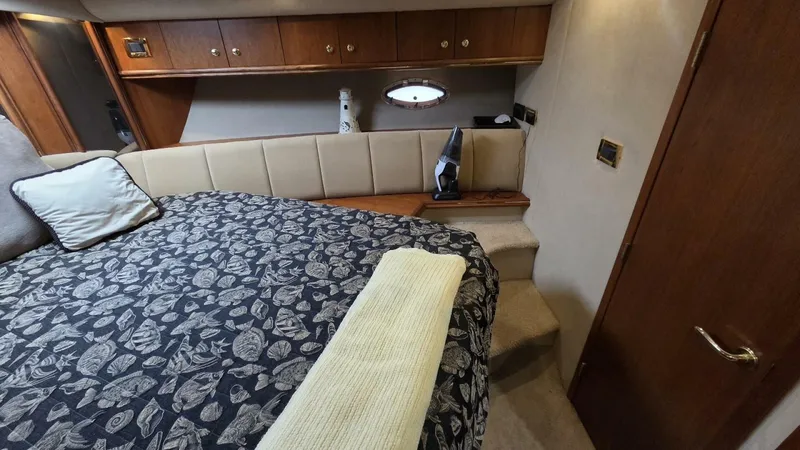 Slide: The Image of Cruisers 4450 Express Motor Yacht 2000 - 51