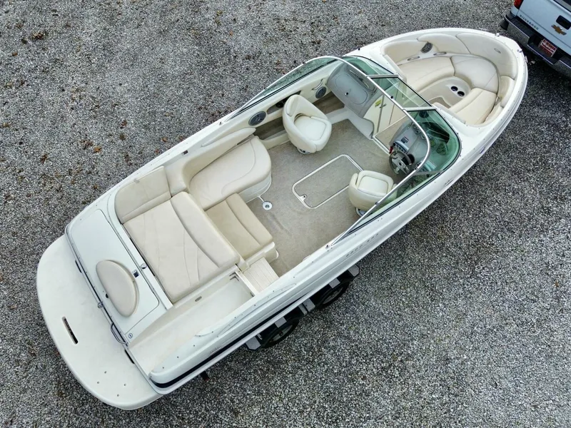 Slide: The Image of Maxum 2200 SR3 2007 - 8