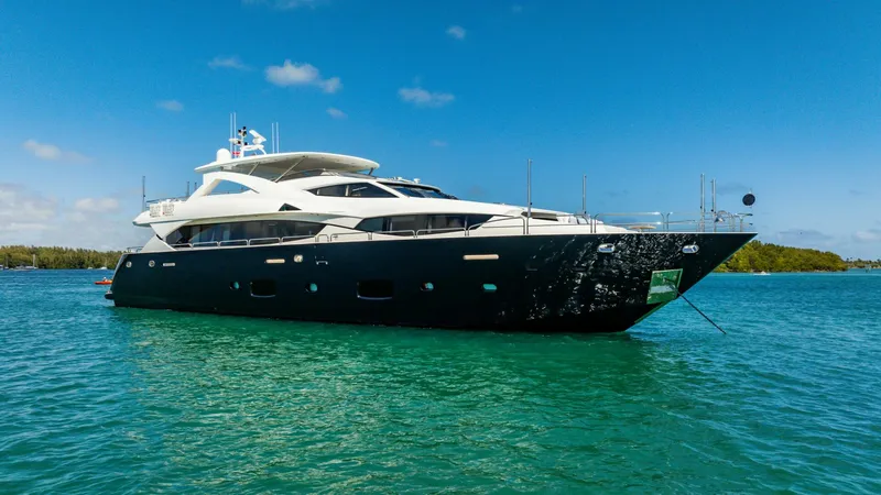 The Image of Sunseeker 34 Metre Yacht 2011 - 0