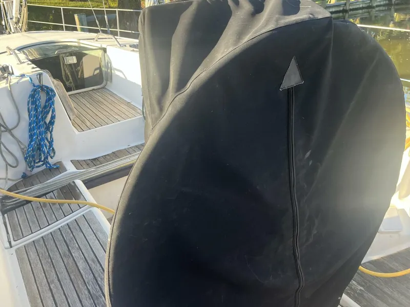 Slide: The Image of Beneteau 1990 - 14