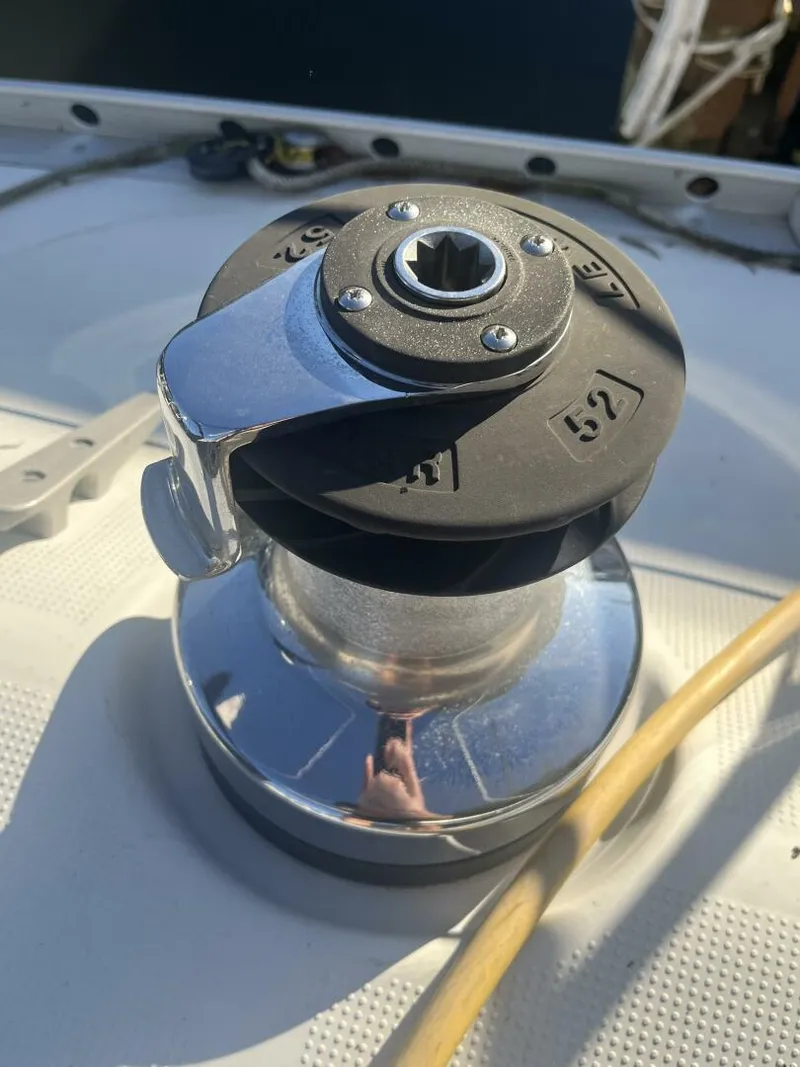 Slide: The Image of Beneteau 1990 - 16