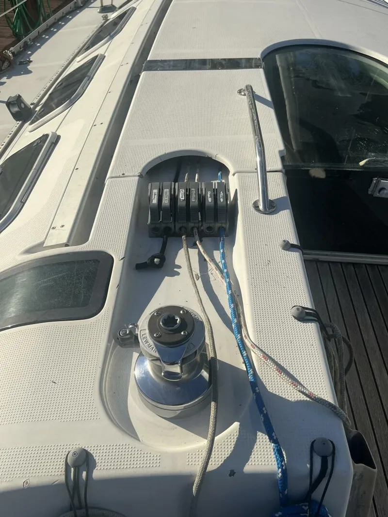 Slide: The Image of Beneteau 1990 - 17