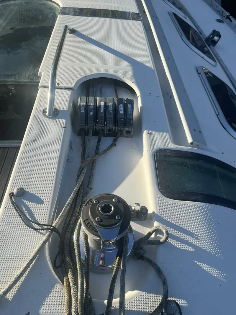 Slide: The Image of Beneteau 1990 - 18