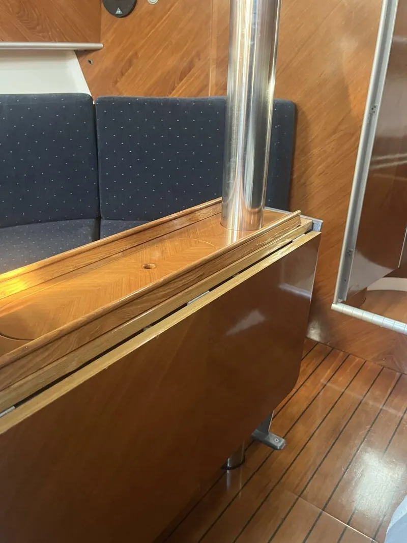 Slide: The Image of Beneteau 1990 - 21