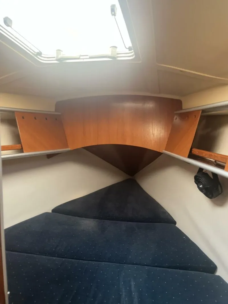 Slide: The Image of Beneteau 1990 - 26