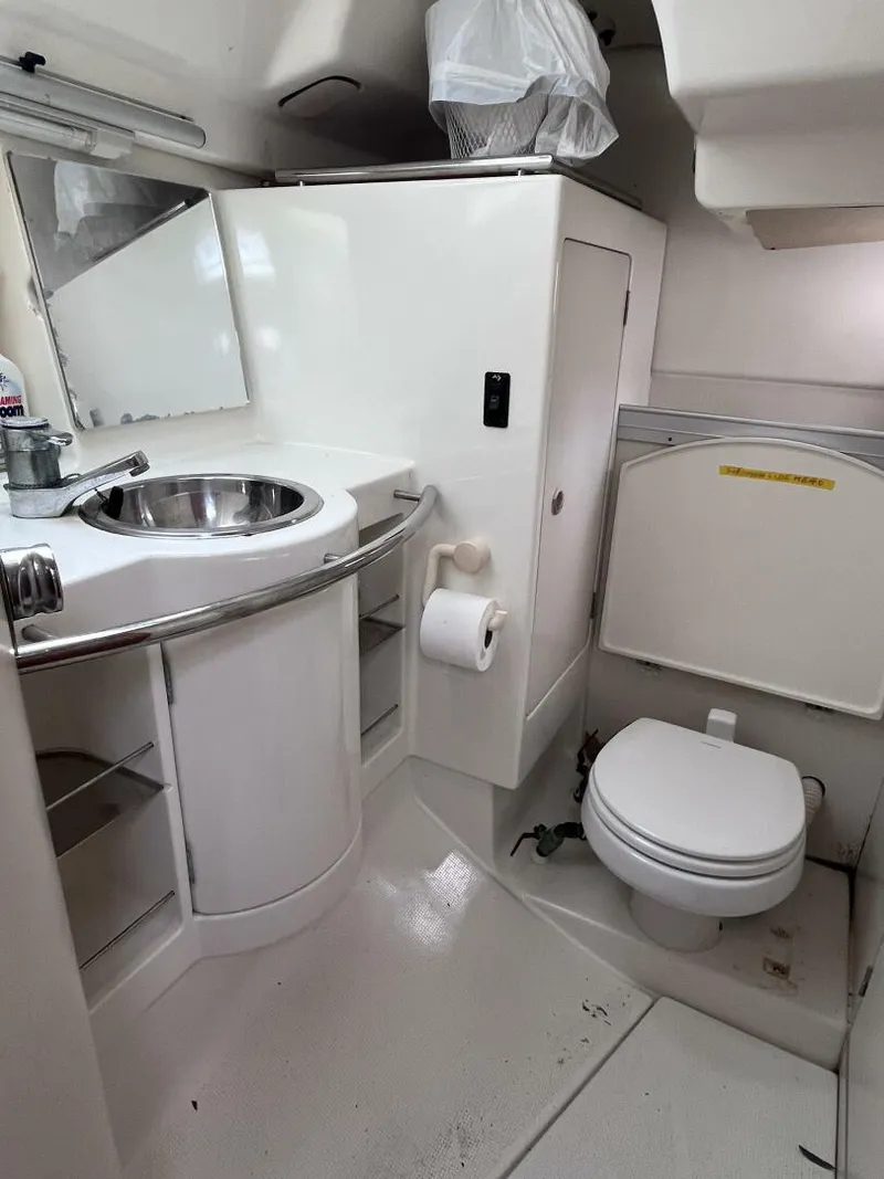 Slide: The Image of Beneteau 1990 - 34