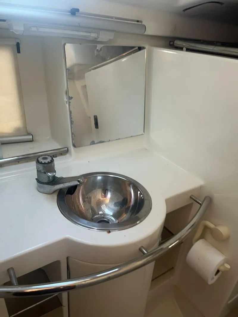 Slide: The Image of Beneteau 1990 - 36