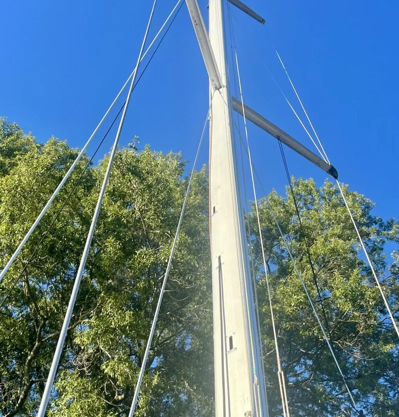 Slide: The Image of Beneteau 1990 - 41