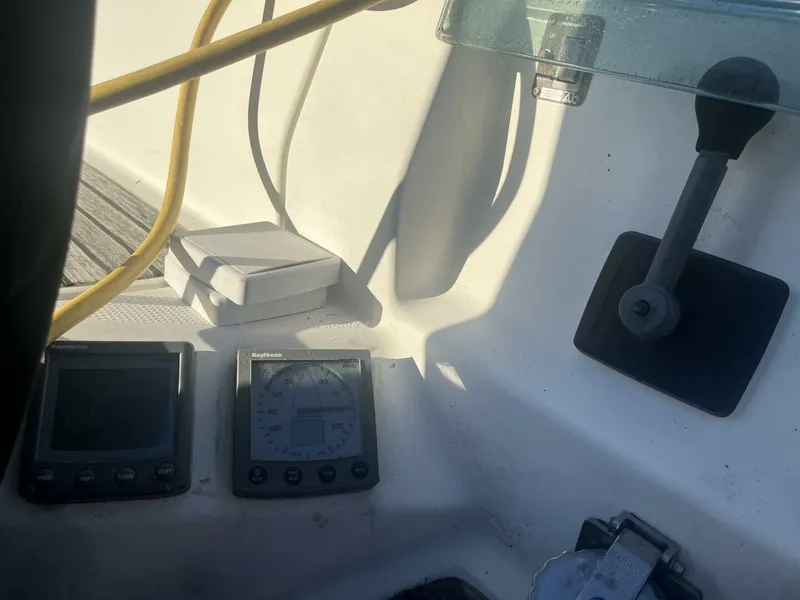 Slide: The Image of Beneteau 1990 - 42