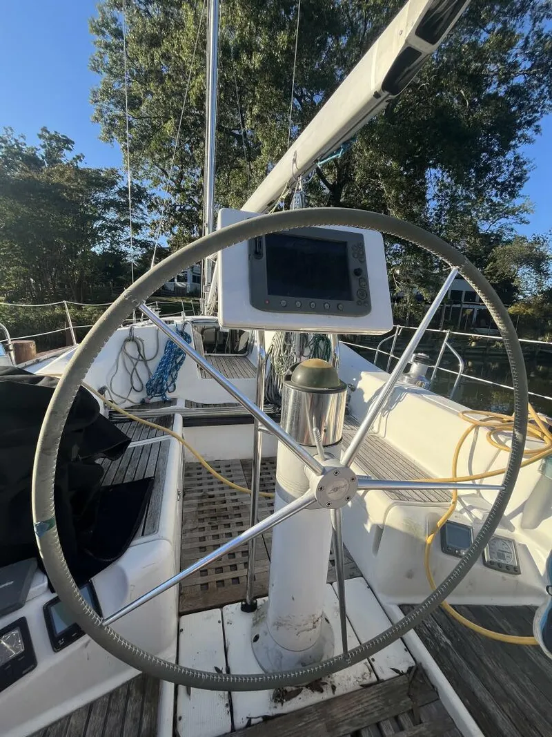Slide: The Image of Beneteau 1990 - 43
