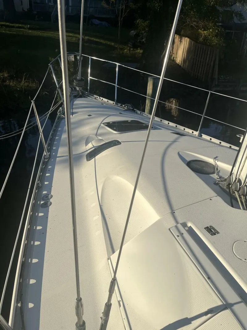 Slide: The Image of Beneteau 1990 - 7