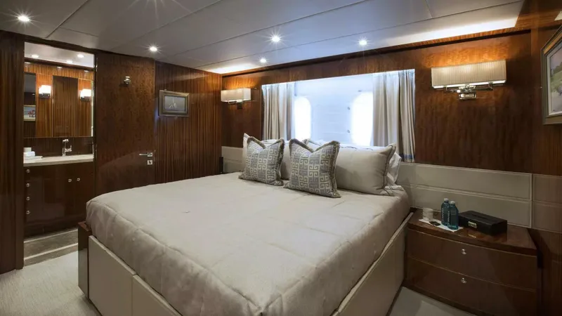Slide: The Image of Hargrave Raised Pilothouse 2016 - 15