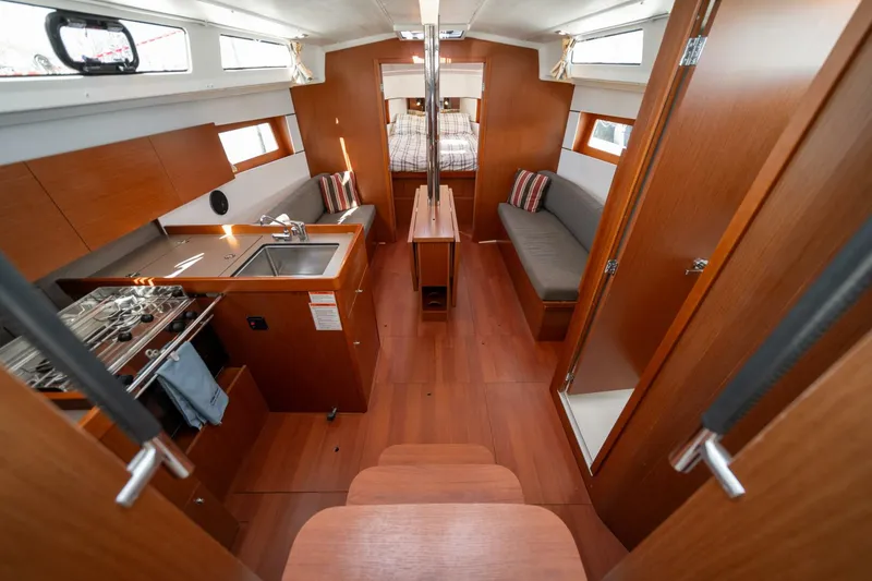 Slide: The Image of Beneteau Oceanis 38.1 2019 - 4
