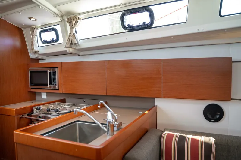 Slide: The Image of Beneteau Oceanis 38.1 2019 - 48