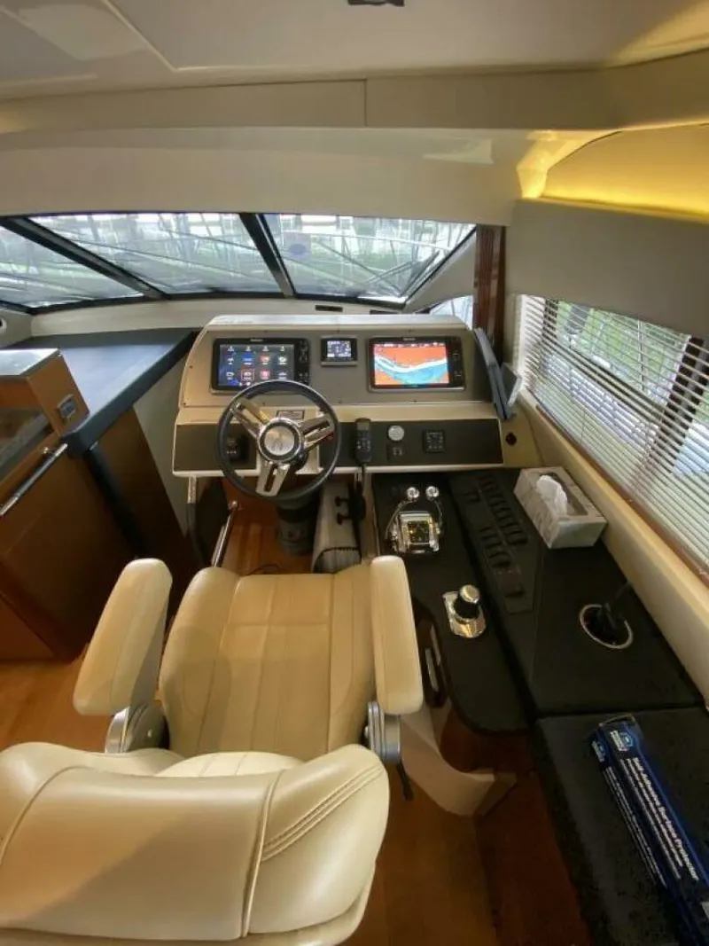 Slide: The Image of Sea Ray 510 FLY 2016 - 11