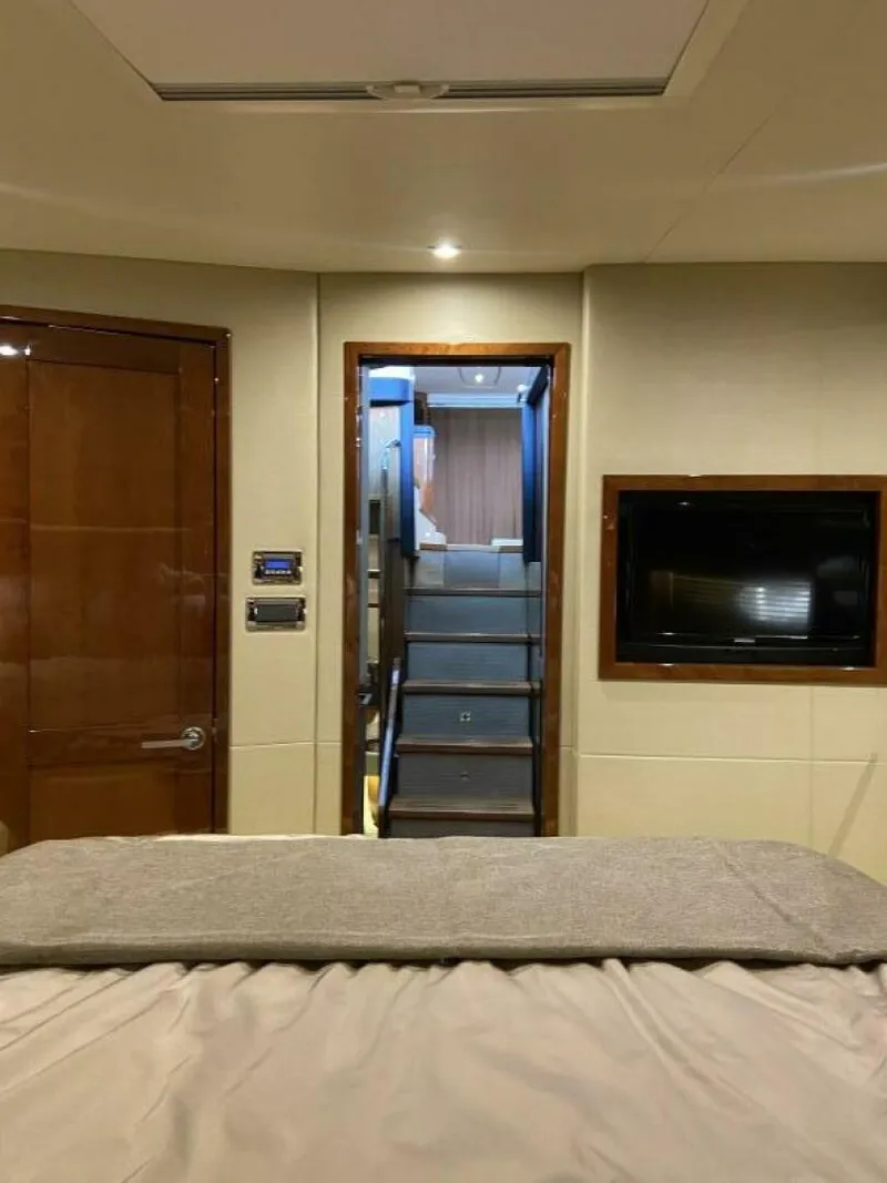 Slide: The Image of Sea Ray 510 FLY 2016 - 21