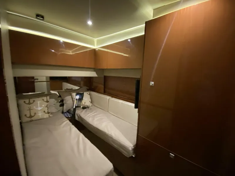 Slide: The Image of Sea Ray 510 FLY 2016 - 23