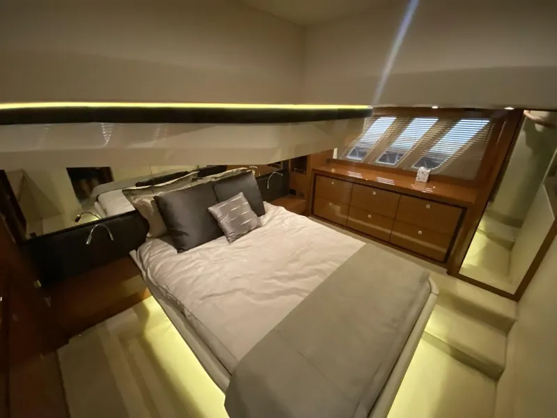 Slide: The Image of Sea Ray 510 FLY 2016 - 26