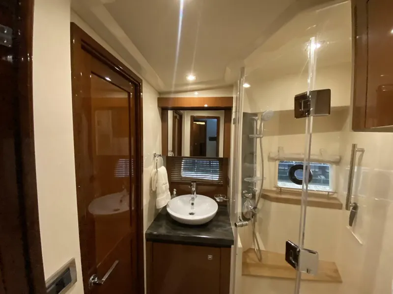 Slide: The Image of Sea Ray 510 FLY 2016 - 33