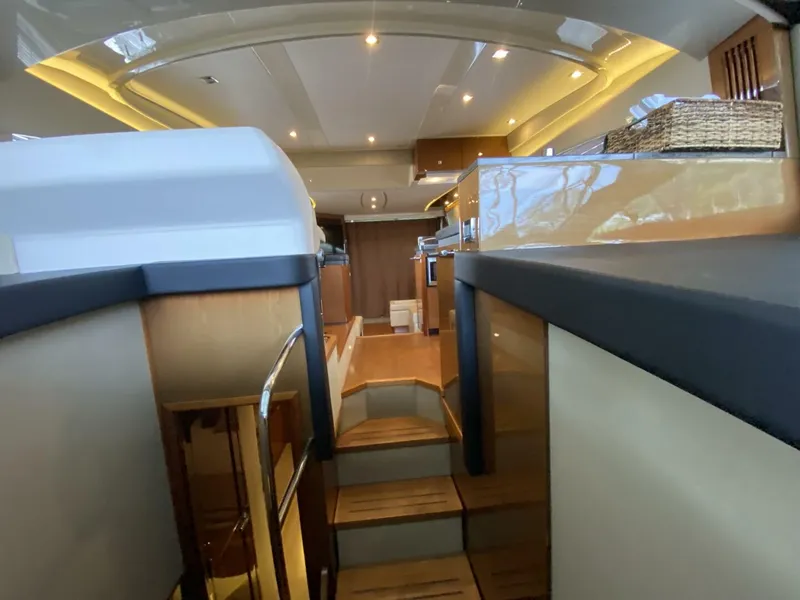 Slide: The Image of Sea Ray 510 FLY 2016 - 35
