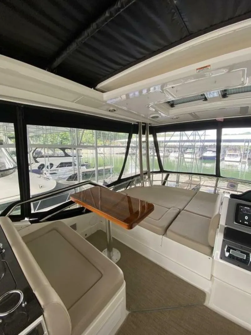 Slide: The Image of Sea Ray 510 FLY 2016 - 43