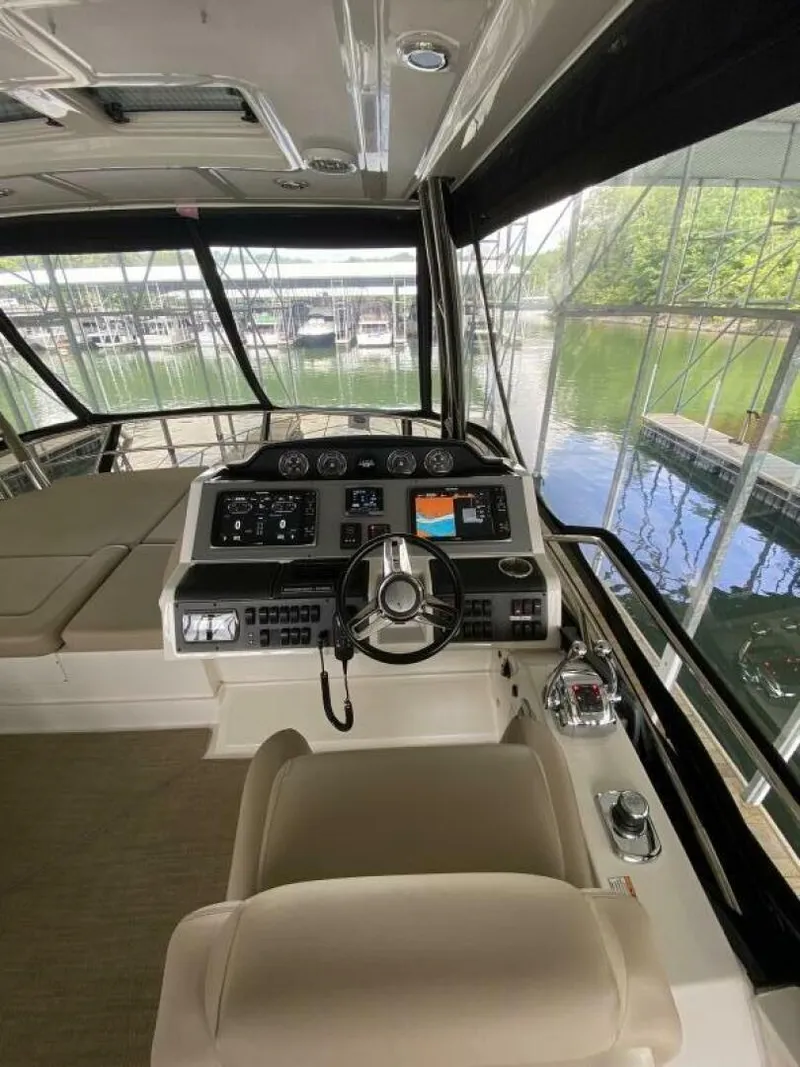 Slide: The Image of Sea Ray 510 FLY 2016 - 45