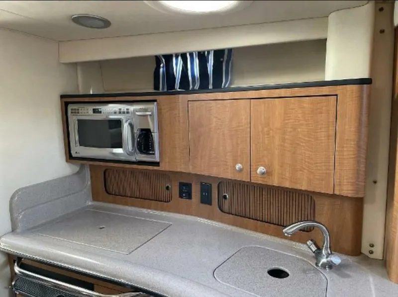 Slide: The Image of Sea Ray 320 Sundancer 2006 - 20