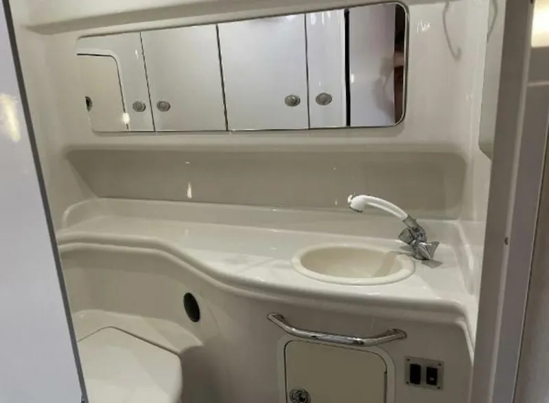 Slide: The Image of Sea Ray 320 Sundancer 2006 - 27