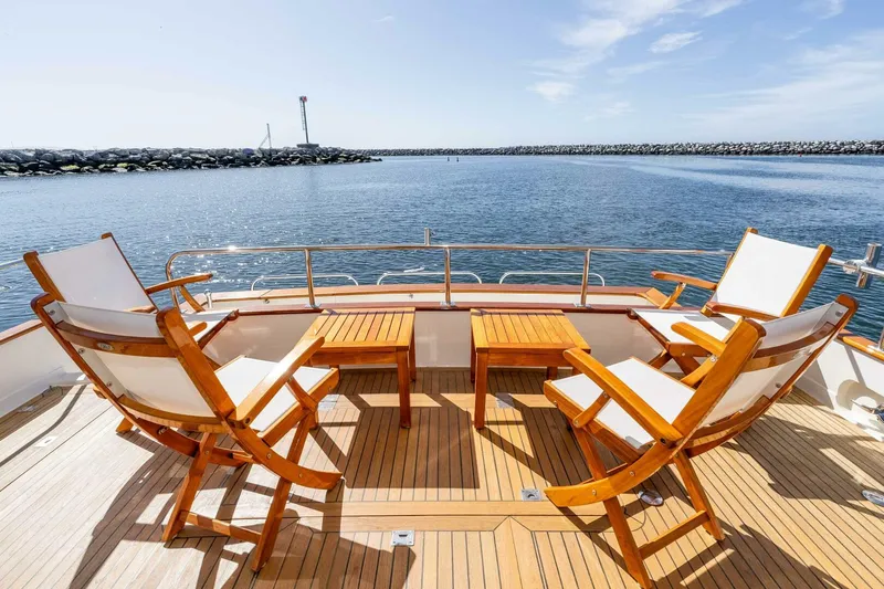 Slide: The Image of Offshore Flushdeck 2000 - 6