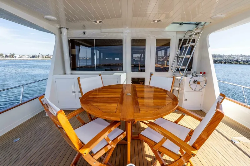 Slide: The Image of Offshore Flushdeck 2000 - 8