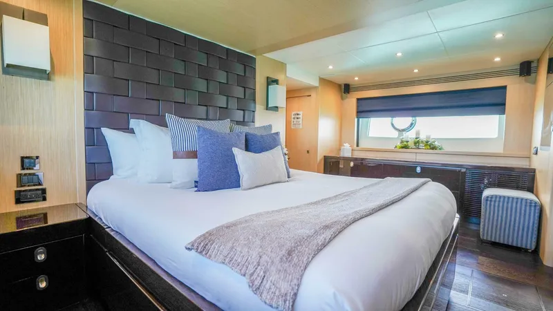 Slide: The Image of Sunseeker 75 Yacht 2016 - 37