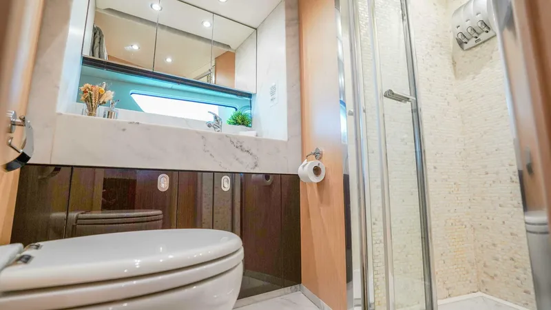 Slide: The Image of Sunseeker 75 Yacht 2016 - 46
