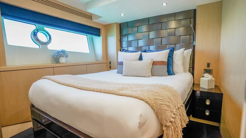 Slide: The Image of Sunseeker 75 Yacht 2016 - 49