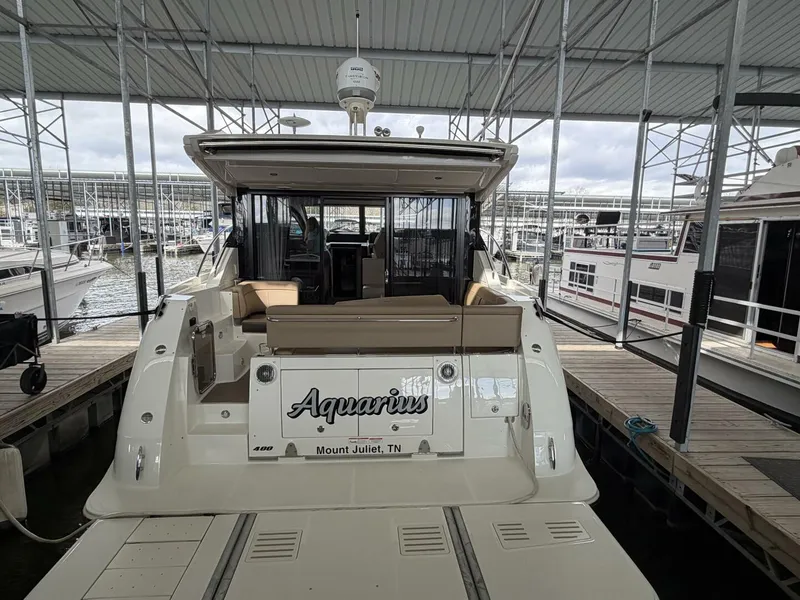 Slide: The Image of Sea Ray 400 Sundancer 2017 - 3