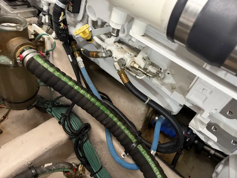 Slide: The Image of Sea Ray 400 Sundancer 2017 - 39