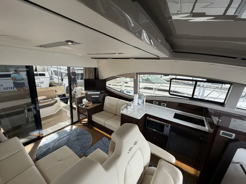 Slide: The Image of Sea Ray 400 Sundancer 2017 - 6