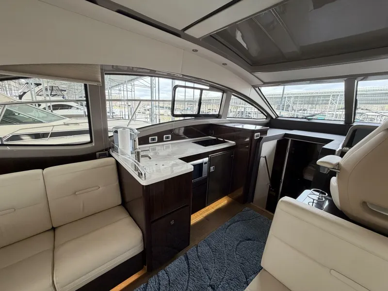 Slide: The Image of Sea Ray 400 Sundancer 2017 - 8