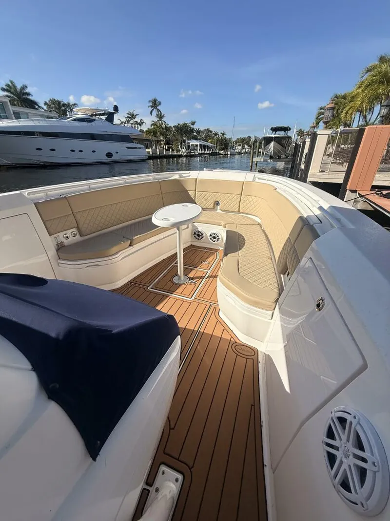 Slide: The Image of Intrepid 345 Nomad FE 2019 - 13
